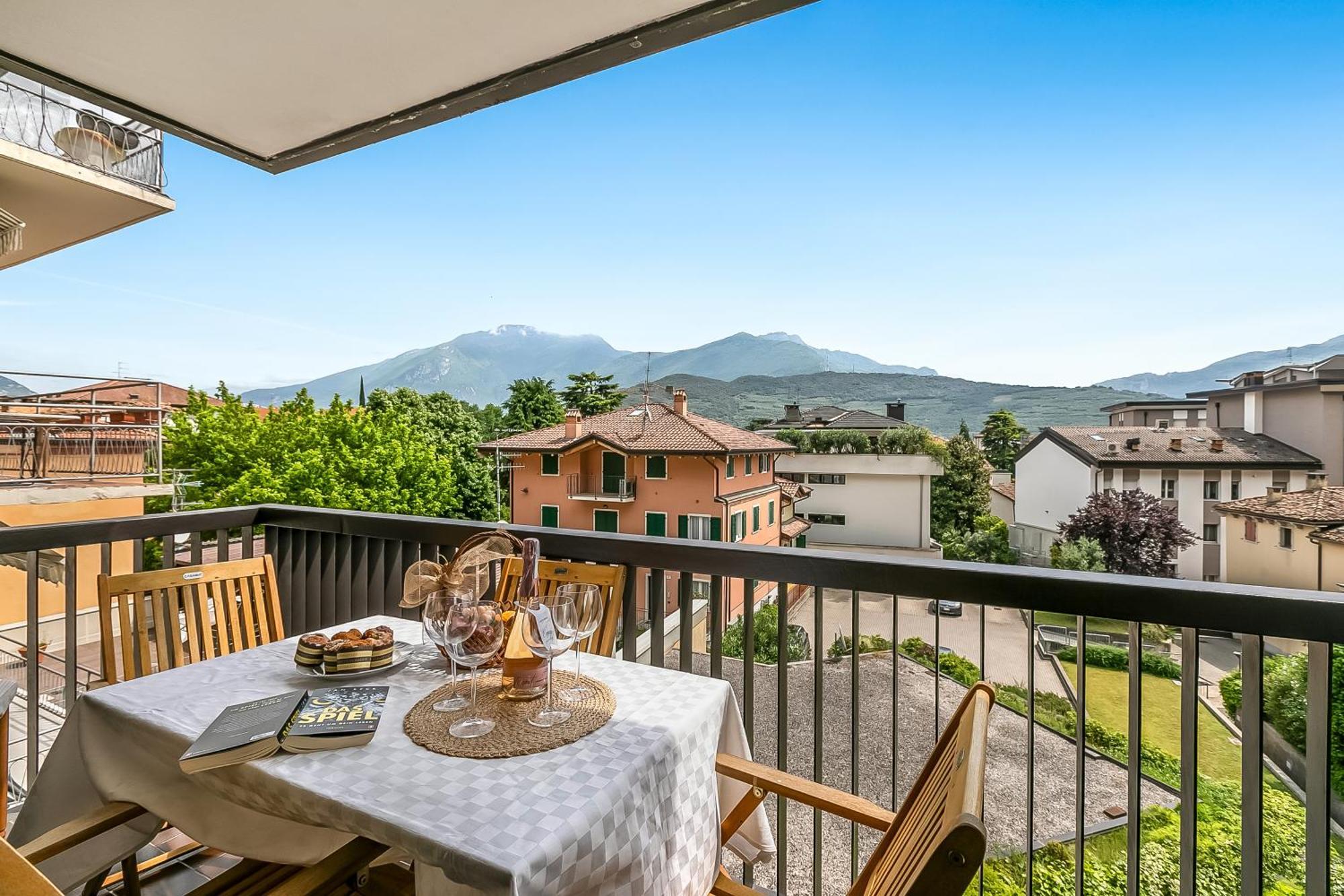 Appartamento Amy - Happy Rentals Riva del Garda Buitenkant foto