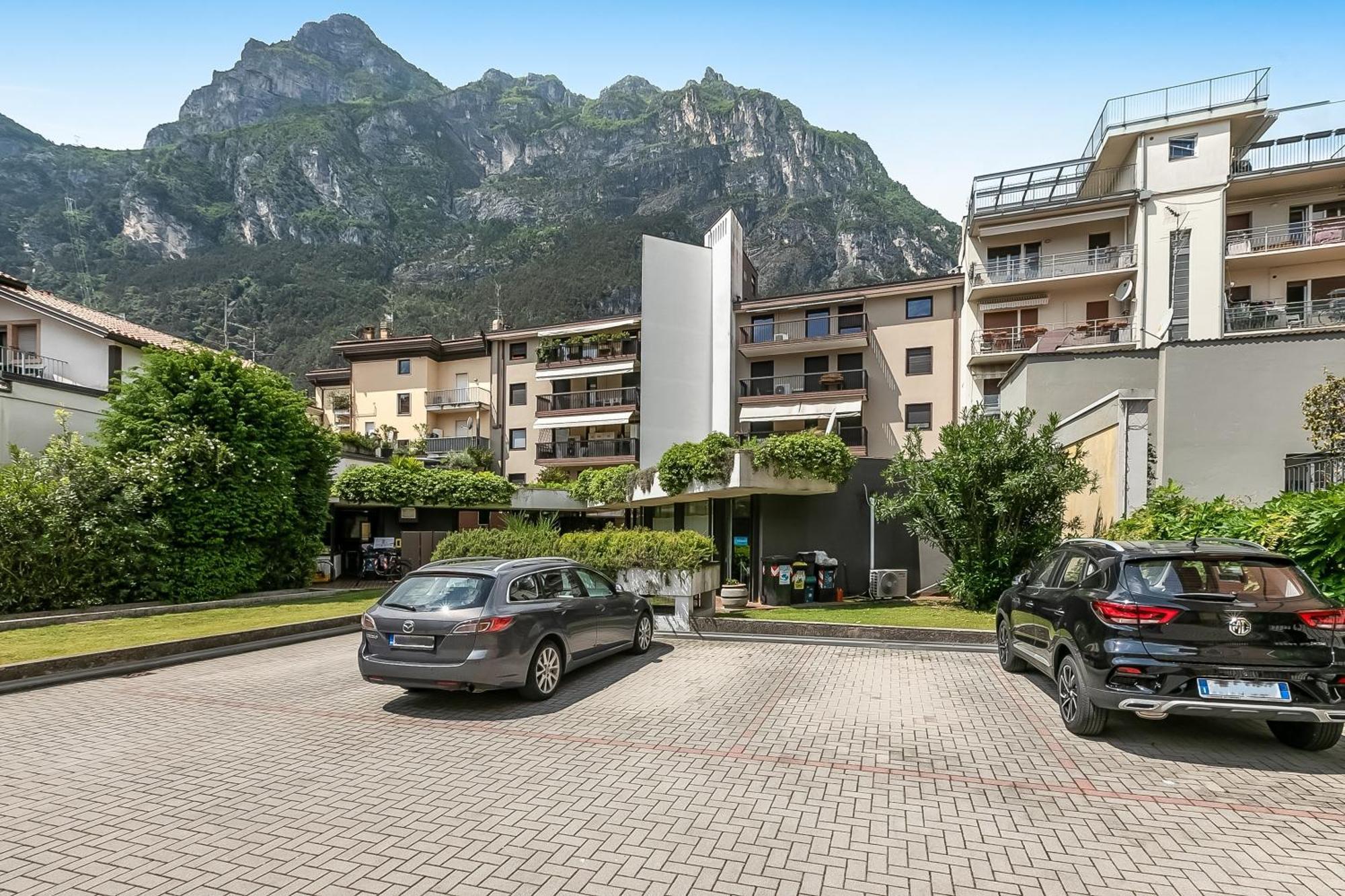 Appartamento Amy - Happy Rentals Riva del Garda Buitenkant foto